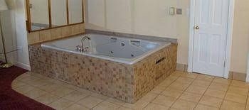Plantation Inn & Suites4