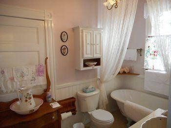 Violet Rose Bed & Breakfast0