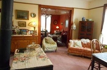Violet Rose Bed & Breakfast1