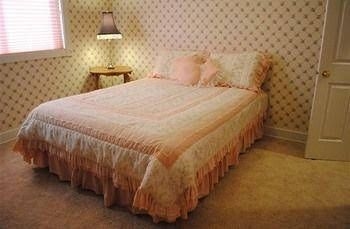 Brackett Creek Inn1