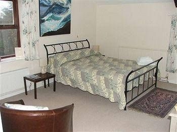 Little Treaddow Farmhouse4