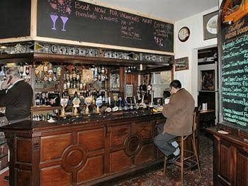 OYO The Croppers Arms4