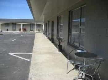 Avenue Motel