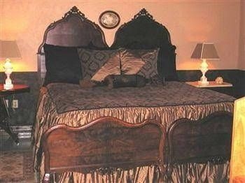 Cat's Meow Bed & Breakfast2