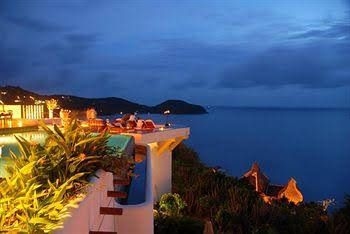 Tentaciones Hotel & Lounge Pool3