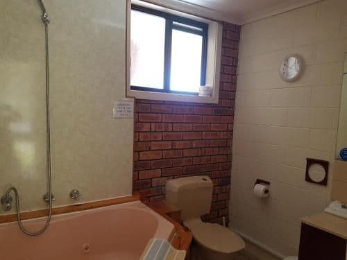 Deluxe Suite with Spa Bath