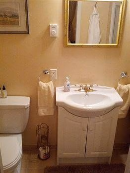 Alpenrose Bed and Breakfast3