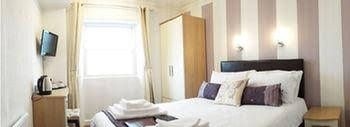 The Cumberland Hotel0