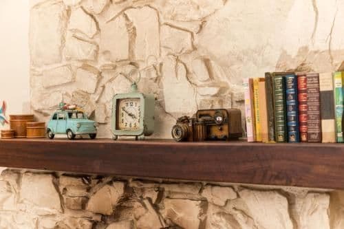 One-Bedroom Retro Cottage - 5