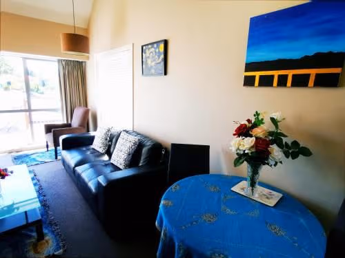 One-Bedroom King Suite with Spa Bath
