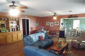 Jayne's Country Cottage1