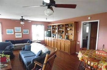 Jayne's Country Cottage2