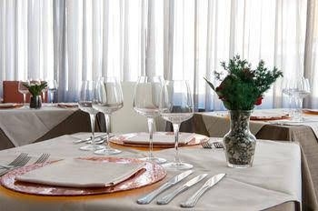 Hotel La Marina0
