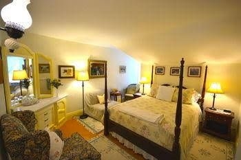1842 Bed & Breakfast1