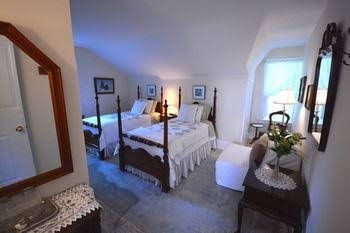 1842 Bed & Breakfast0