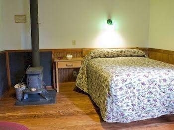 Roosevelt Lodge & Cabins4