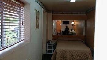 Rode Inn Motel0