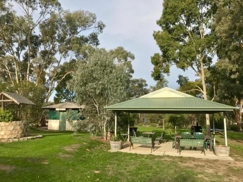 Stawell Holiday Cottages2