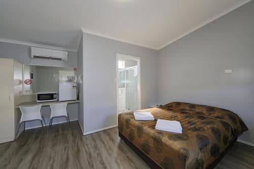 Queen + Single Motel Room