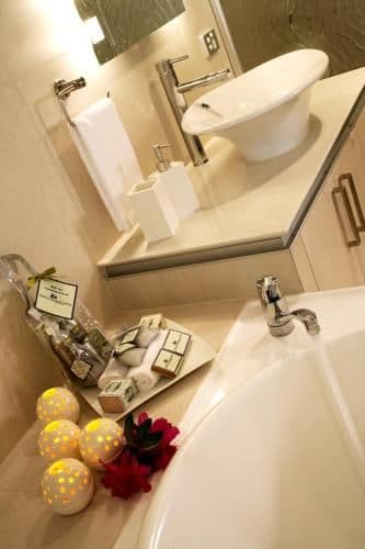 Luxury Suite with Spa Bath