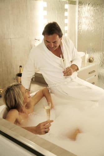 Luxury Suite with Spa Bath