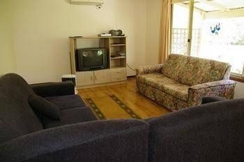 Quince Cottage2