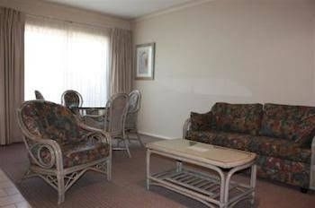 Boulevard Serviced Apartments0