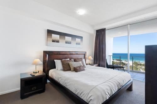 Superior Sub-Penthouse Apartment with Ocean View