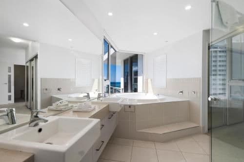 Deluxe Three-Bedroom Spa Apartment with Ocean View