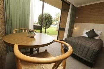 River City Motel2