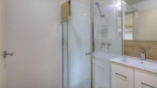 Two Bedroom Apartment - Queen, Double and Single Bed