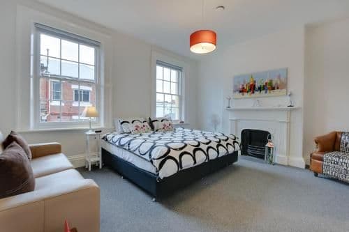 Deluxe Studio Apartment