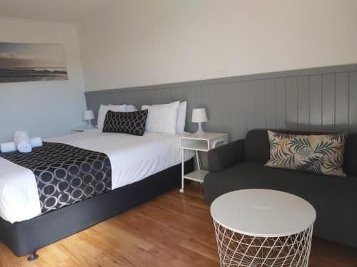 superior king with kitchenette