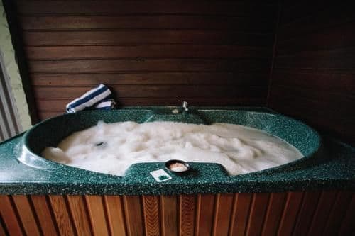 Queen Suite with Spa Bath