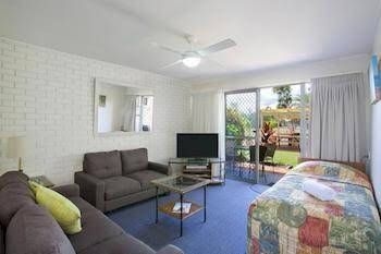 Regency Waterfront Motel1