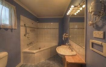Tween Waters Holiday Park4