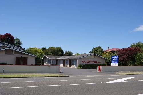 Tourist Court Motel0