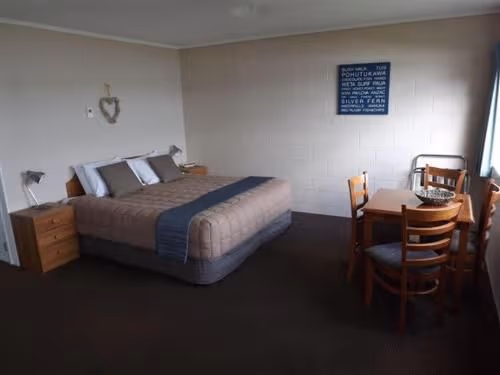 One-Bedroom Apartment with Harbour View