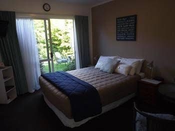 ฮาร์เบอร์ วิว โมเต็ล (Harbour View Motel)3