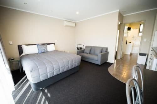One-Bedroom Suite with Spa Bath