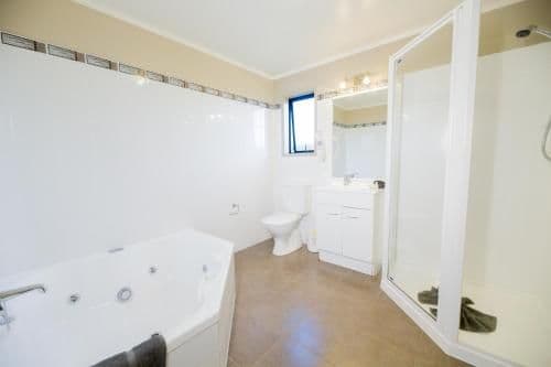 Premier One-Bedroom Suite with Spa Bath