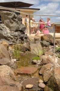 บีชเวย์ โมเต็ล แอนด์ เรสโตรองต์ (Beachway Motel and Restaurant)1