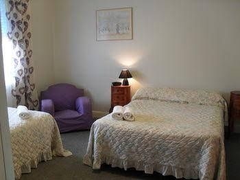 Aaron Cottage1