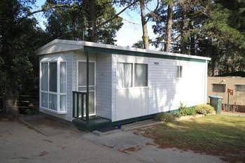 Lakes Caravilla Caravan Park0