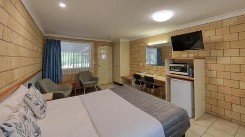 Deluxe Queen Room