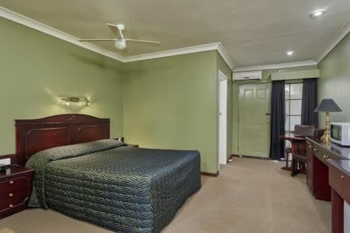 Standard Queen Room