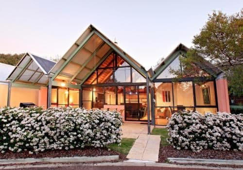 Three-Bedroom Two-Bathroom Villa 10