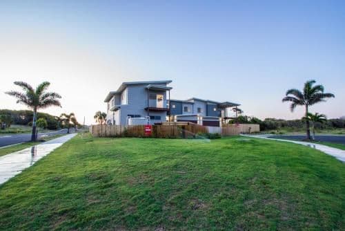 Luxury Three-Bedroom Townhouse with Sea View A