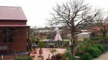 Albury Cottages1