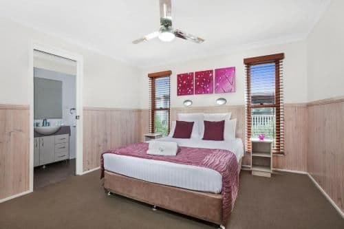 Three-Bedroom Cabin with Spa Bath - Ocean Dream